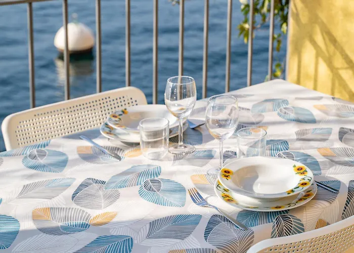 Il Glicine Sul - Wisteria On The * 贝拉诺