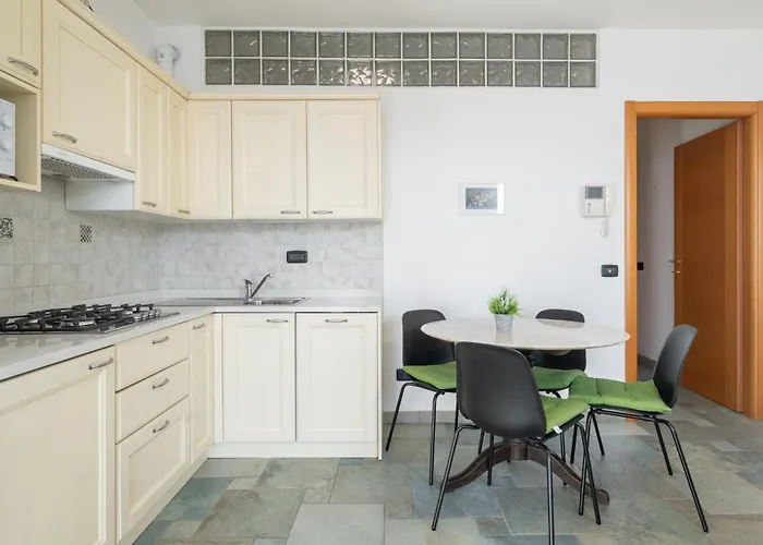 Il Glicine Sul - Wisteria On The 贝拉诺