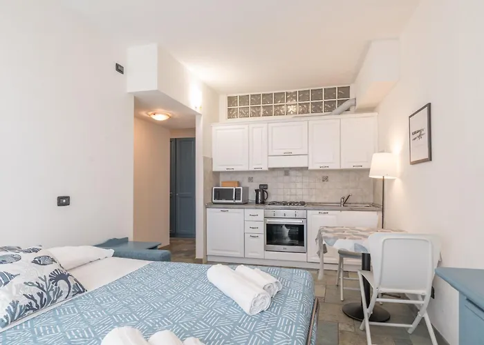 Il Glicine Sul - Wisteria On The 贝拉诺