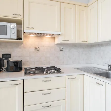 Il Glicine Sul - Wisteria On The Apartament *