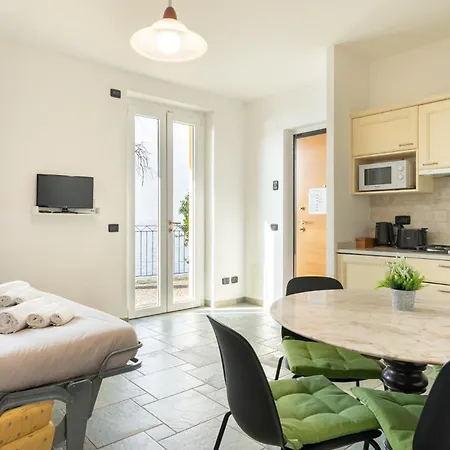 Il Glicine Sul - Wisteria On The 아파트